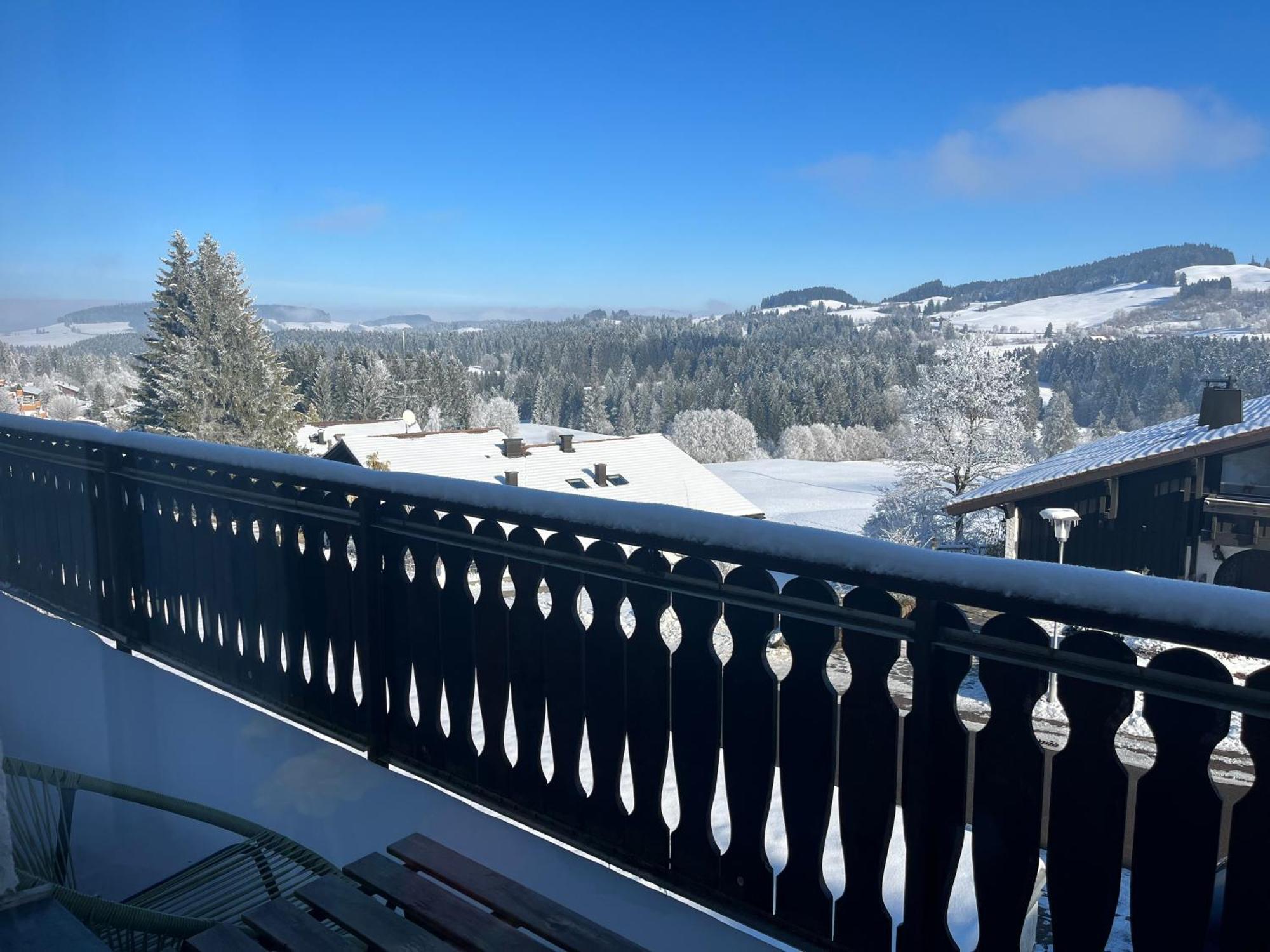 Helle Wohnung Mit Grossem Balkon Oberreute Exterior foto